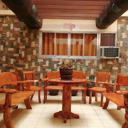 Hotel Asuncion Лаоаг Екстер'єр фото