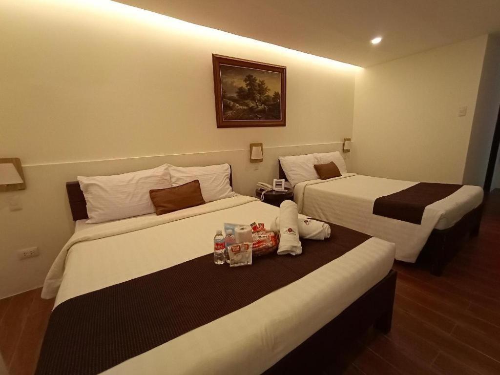 Hotel Asuncion Лаоаг Екстер'єр фото