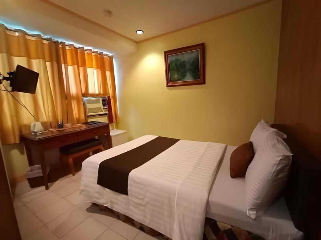 Hotel Asuncion Лаоаг Екстер'єр фото